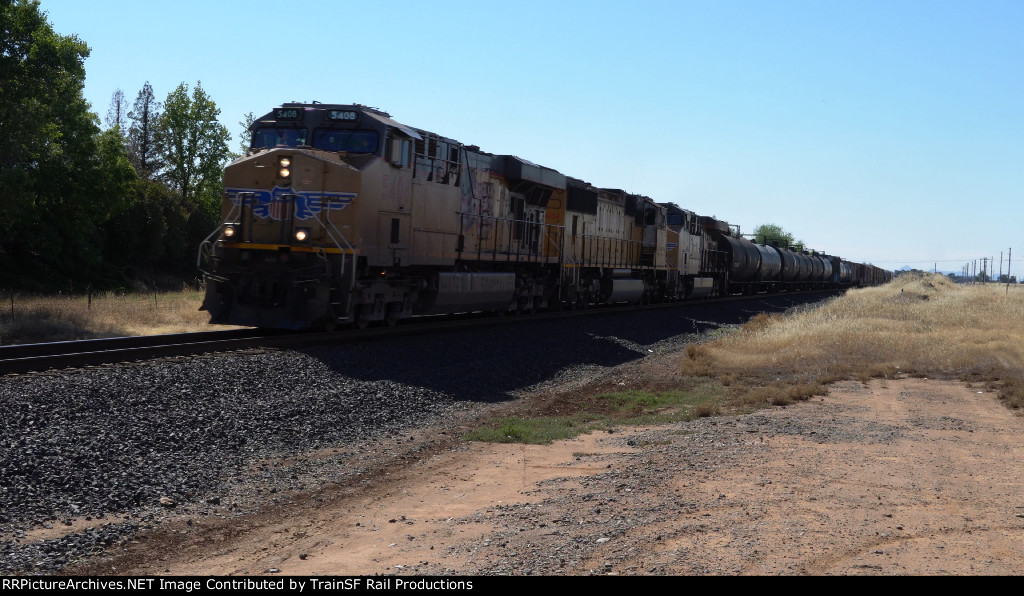 UP 5408 Leads the MPDRV 18